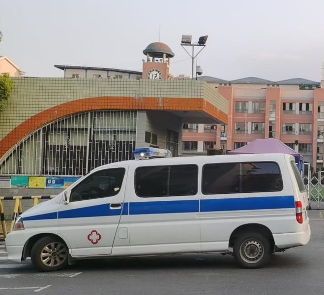 浦口救护车出租护送骨折病人一公里多少钱